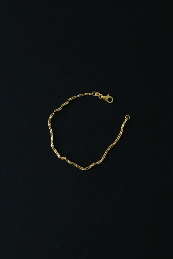 916 Infinity Gold Petite Piggy Nose Bracelet (22K)