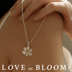 925 Silver Oh My White Flower Necklace, 18K Yellow Gold Plating (Centre)