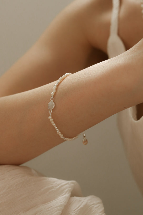 925 Silver Pearly Beads Moonstone Bracelet