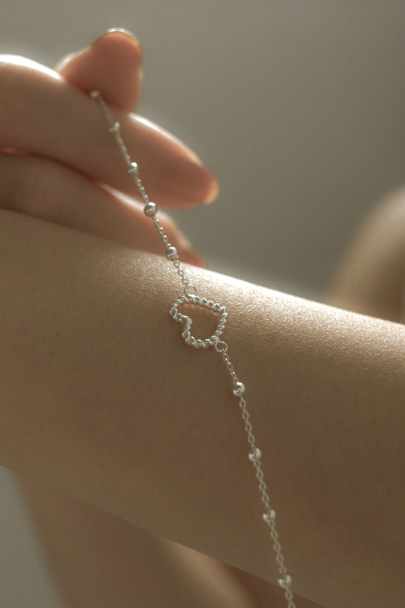 925 Silver Embrace Heart Bracelet