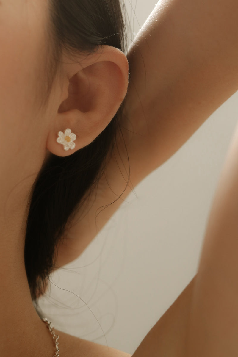 925 Silver Oh My Flower Stud Earrings, 18K Yellow Gold Plating (Centre)