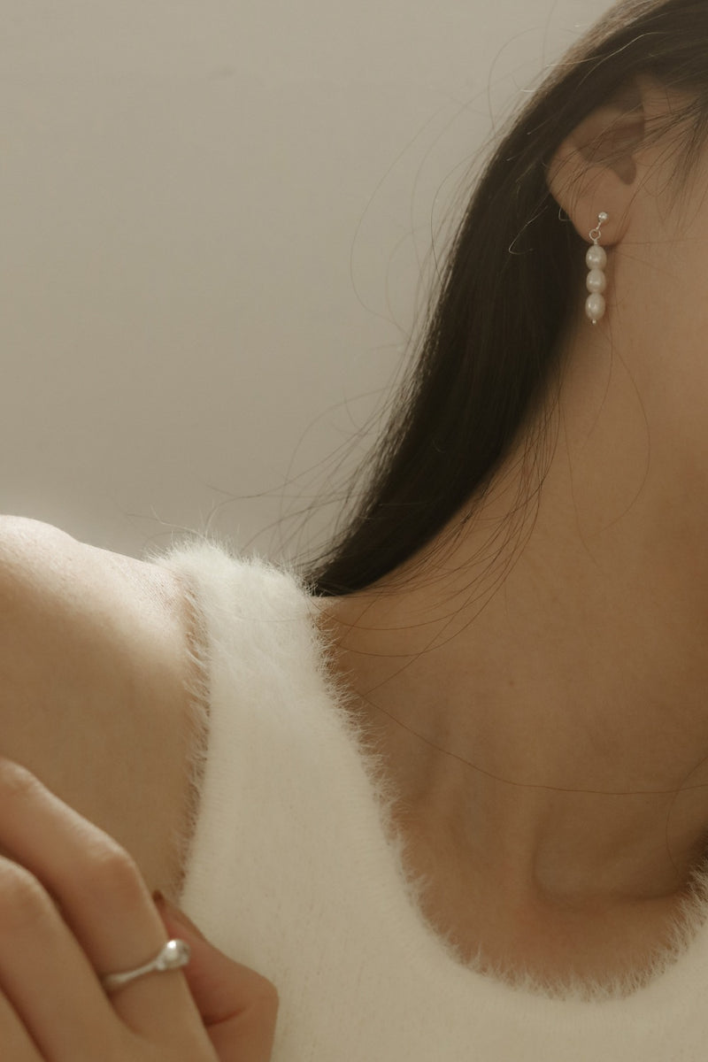 925 Silver Asymmetria Pearl Earrings