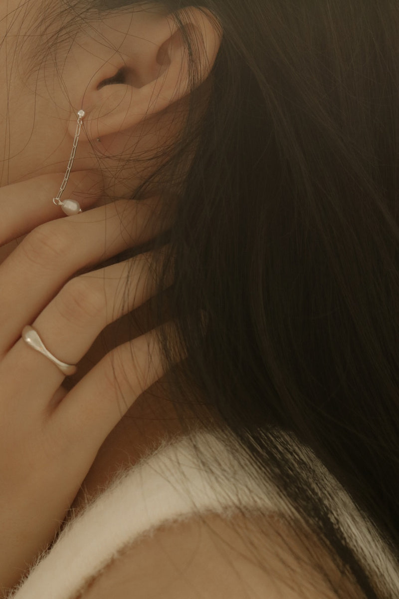 925 Silver Asymmetria Pearl Earrings