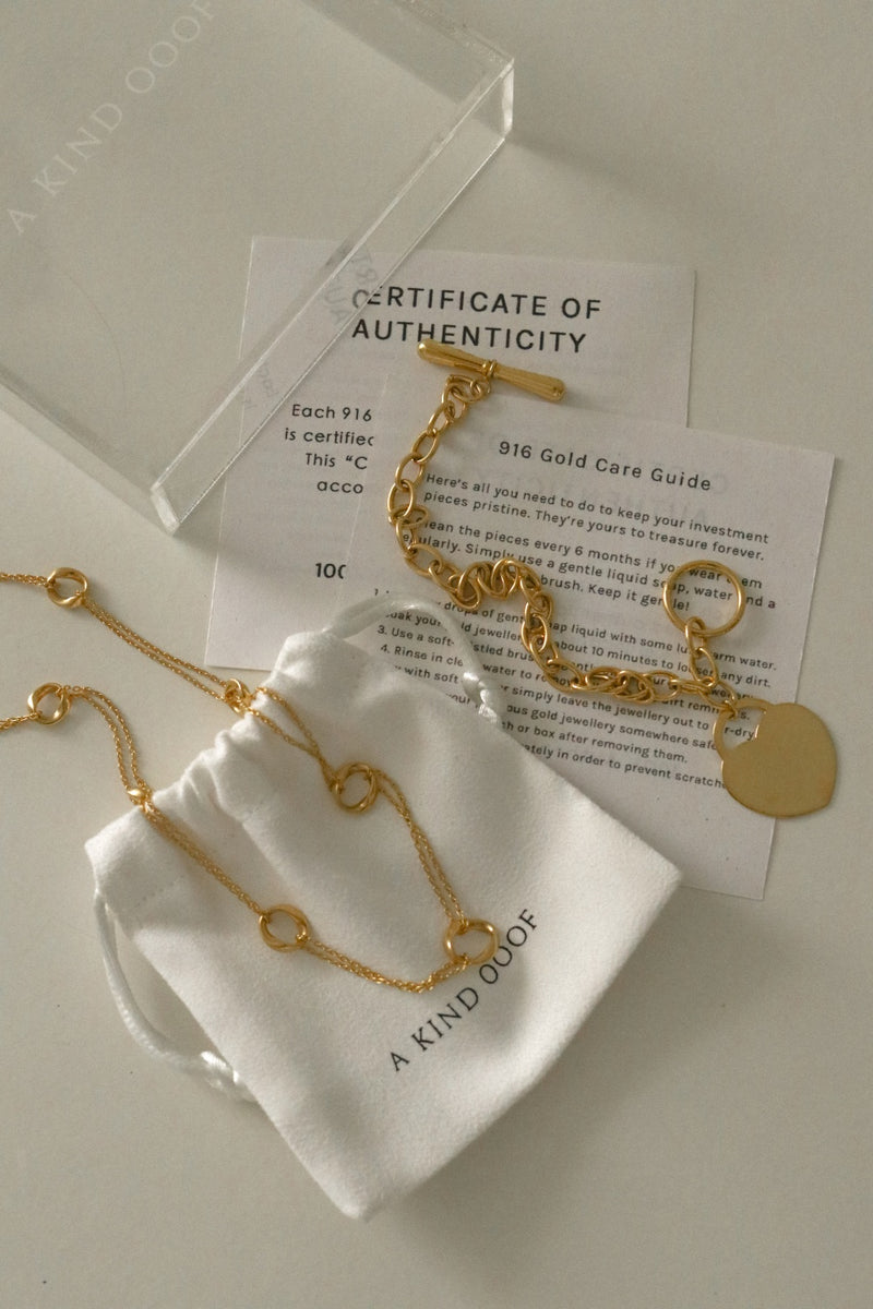 916 Infinity Gold Oval Chain Love Charm Bracelet (22K)