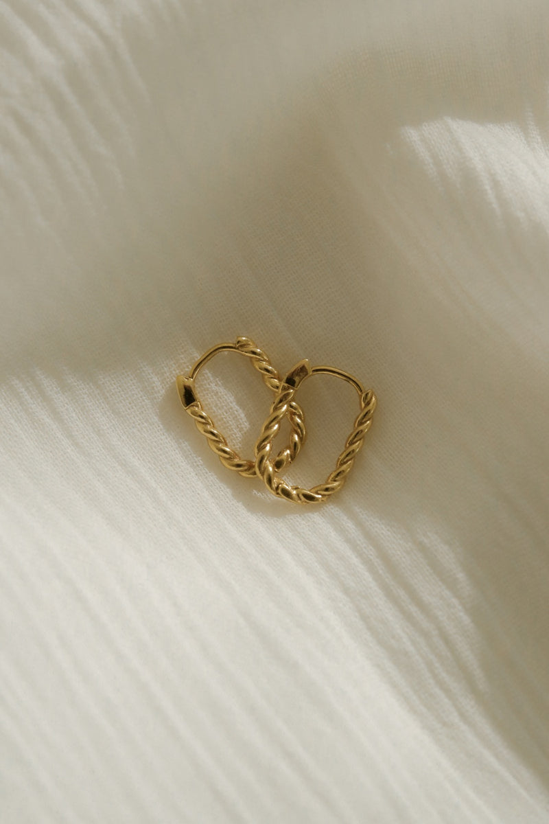 916 Infinity Gold Entwine Ovalo Huggie Earrings (22K)