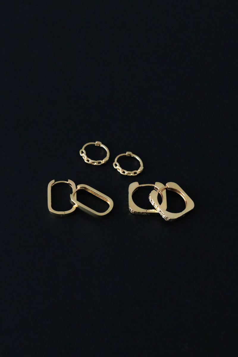 916 Infinity Gold Minimalist Ovalo Huggie Earrings (22K)