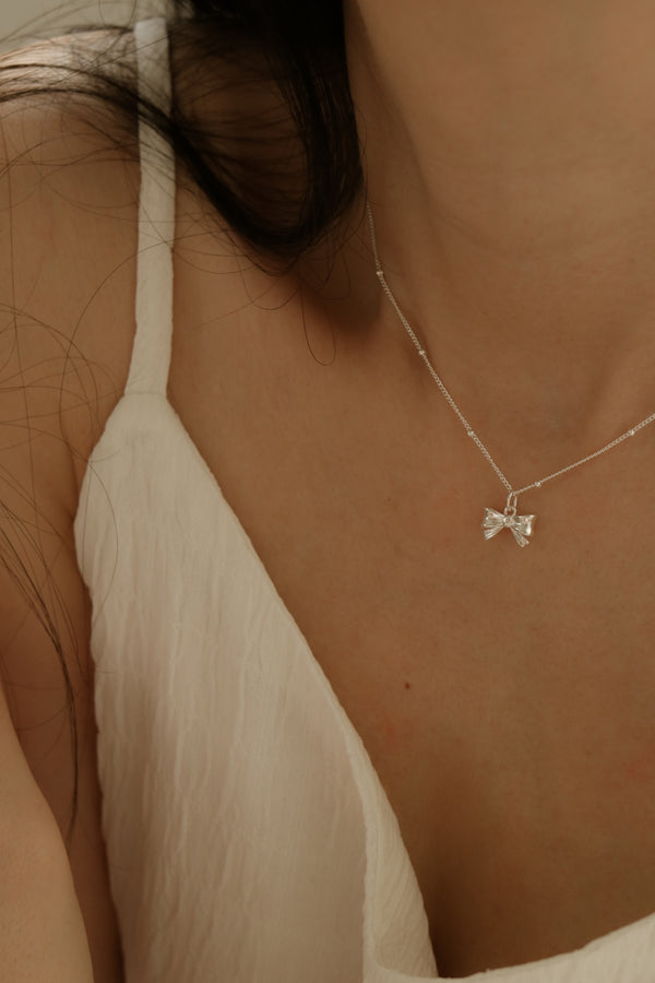925 Silver Dainty Bow Pendant Necklace