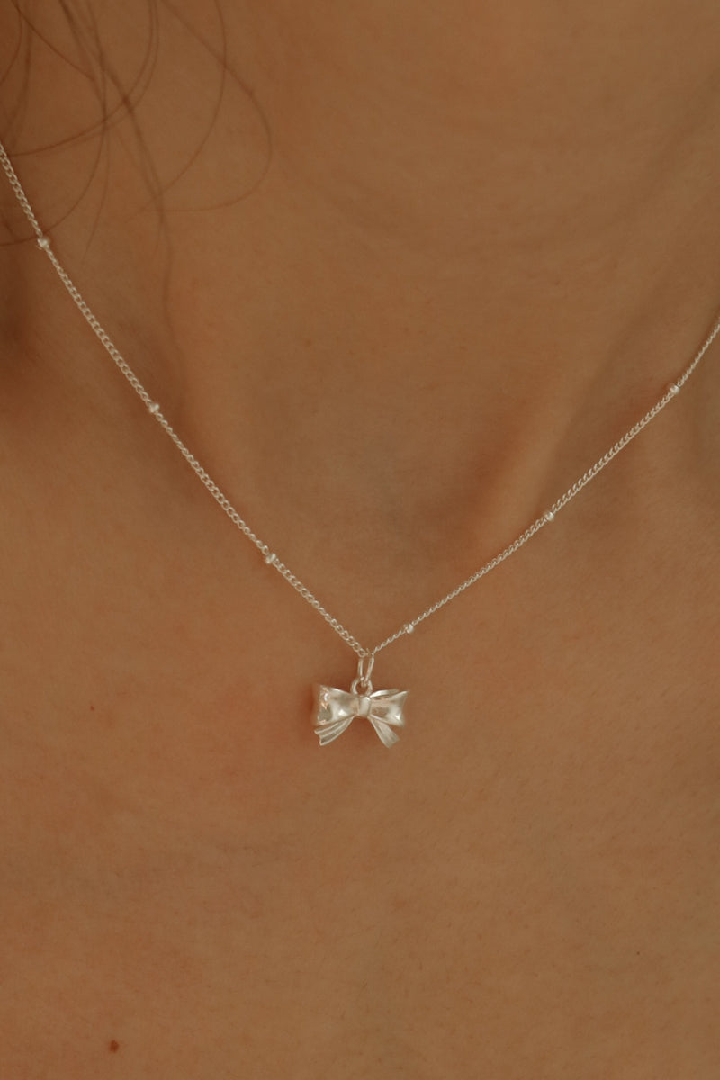 925 Silver Dainty Bow Pendant Necklace