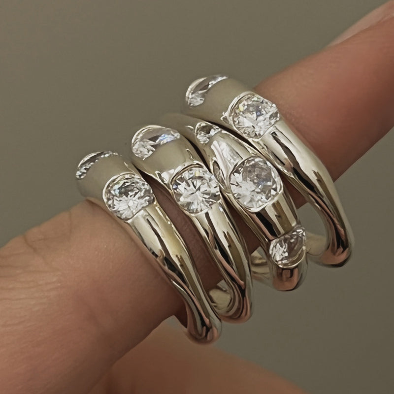 925 Silver Irregular Form Ring with Zirconia <br><font>Size 11•13•15•16</font>