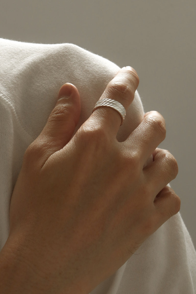 925 Silver Minimalist Matte Textured Band Ring <br><font>Size 21•23•26</font>