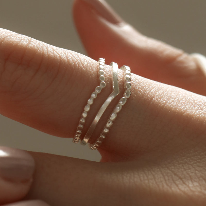 925 Silver Chevron Stacking Rings <br><font>Size 9•11•13•15</font>