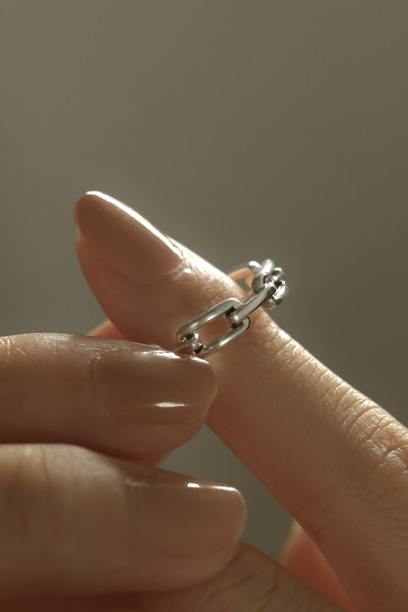 925 Silver Elara Chain Ring <br><font>Size 10•13•15</font>