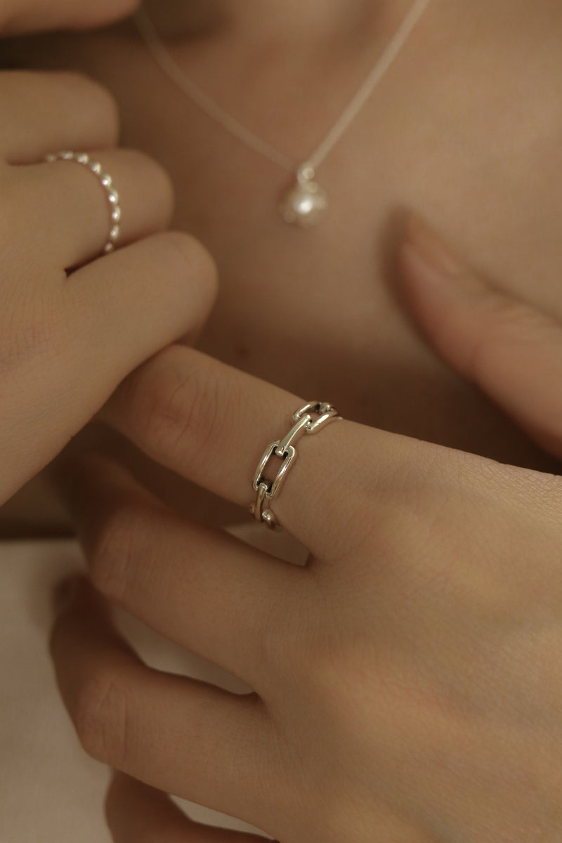 925 Silver Elara Chain Ring <br><font>Size 10•13•15</font>