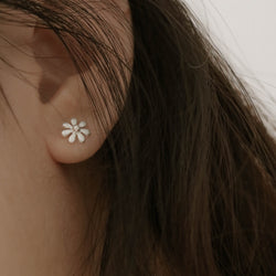 925 Oh My Sweet Daisy Earrings