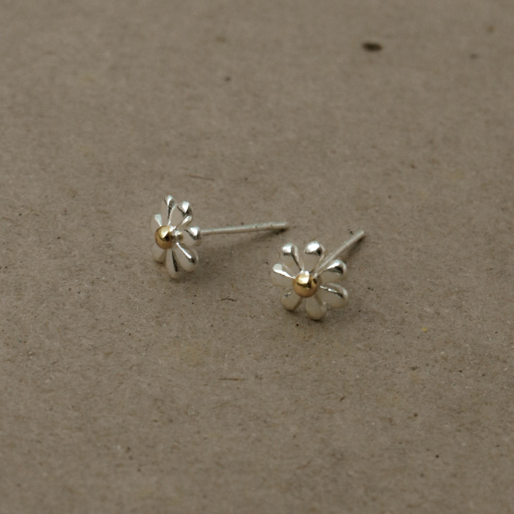 White gold deals daisy earrings