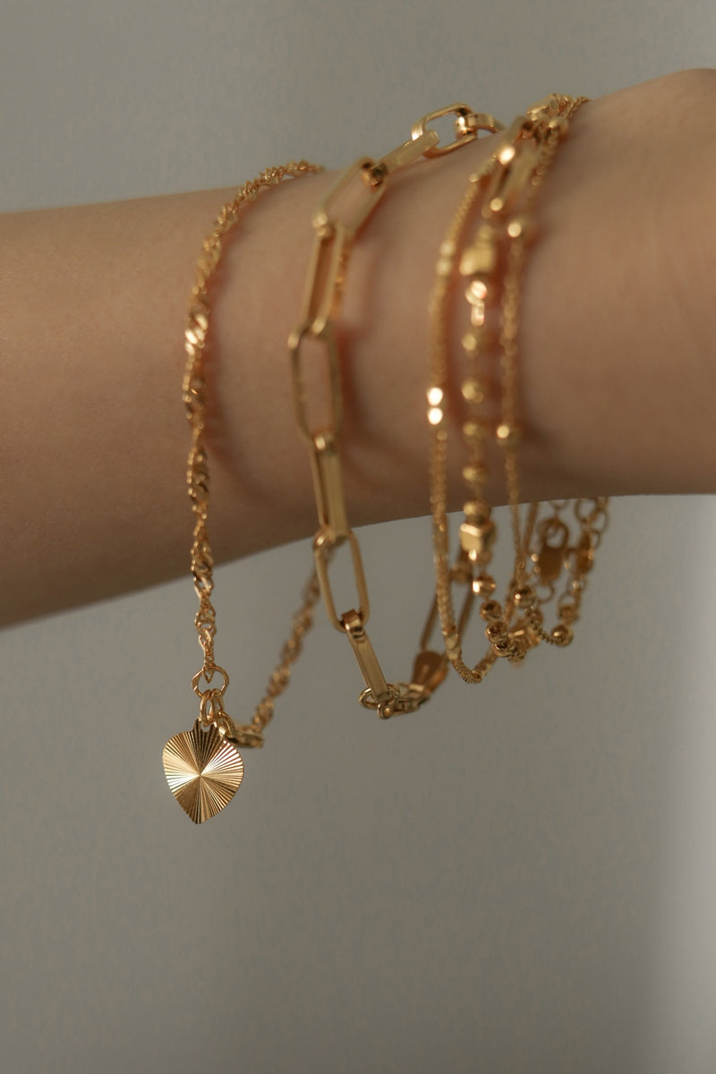 916 Infinity Gold Singapore Chain with Love Charm Bracelet (22K)