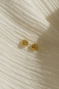 916 Infinity Gold Facet Ball Stud Earrings (22K)