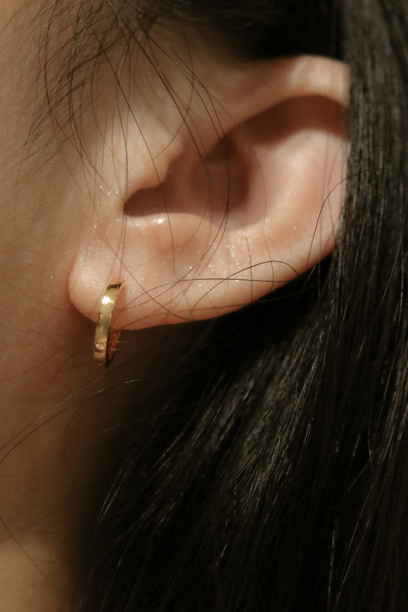 916 Infinity Gold Classic Huggie Earrings (22K)