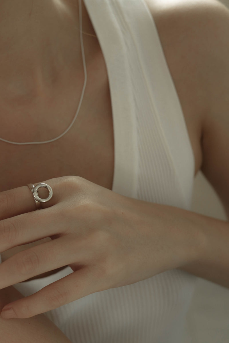 925 |Handcrafted| Minimalist Dangly Geometric O Ring<br><font>Size 10•12•15</font>